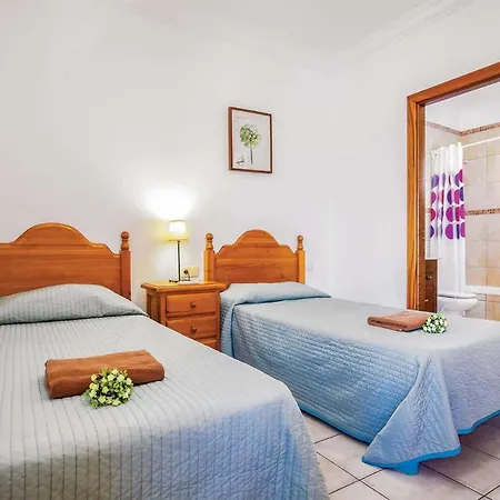 Puerto Del Carmen Sleeps 4 Air Con Wifi Villa Puerto del Carmen (Lanzarote)