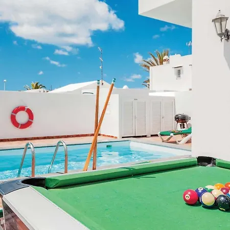 Villa Puerto Del Carmen Sleeps 4 Air Con Wifi *